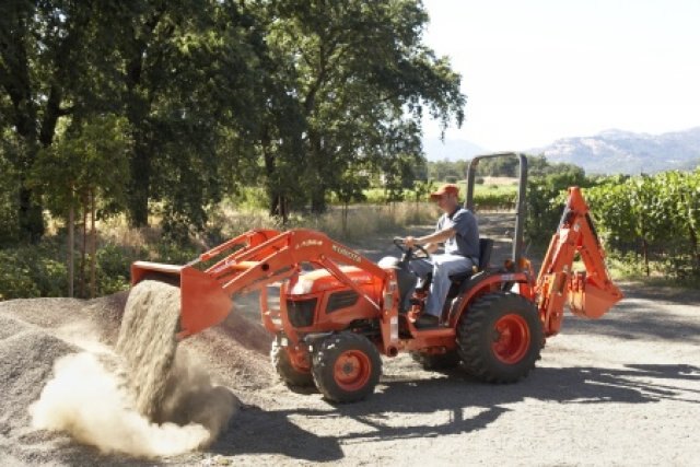 Kubota B 2620HSD