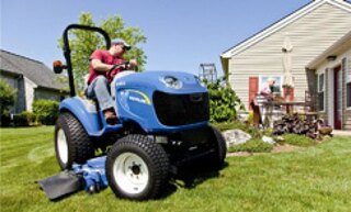 New Holland Mid-Mount Finishing Mowers - 914A-84 Rear Discharge