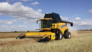 New Holland CR Twin Rotor® Combines - CR8090