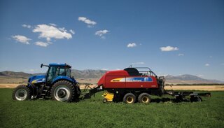 New Holland BB9000 Series Large Square Balers - BB9080RotorCutter