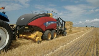 New Holland BigBaler - BigBaler 330 CropCutter™ Packer Cutter