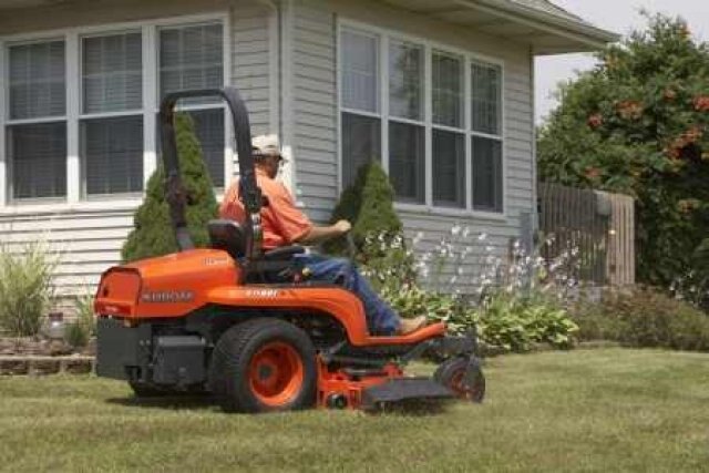 Kubota ZD221