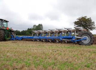 Kongskilde  ÖVERUM VARI FLEX EVL  Semi mounted reversible plow