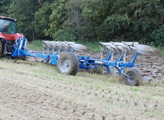 Kongskilde  ÖVERUM DXL-H  Semi Mounted Reversible Wagon Plow