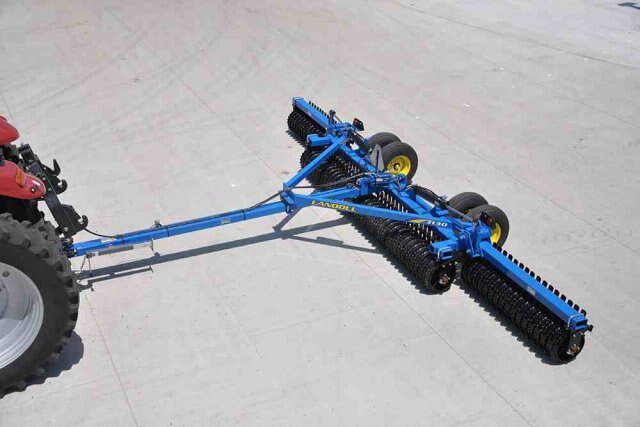 Landoll 3130 Series Folding Wing Packer