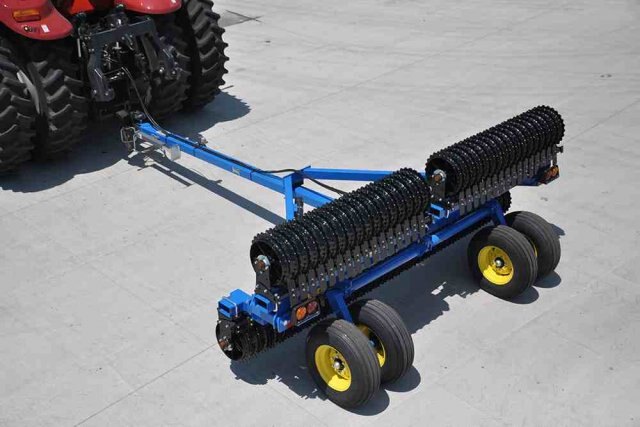 Landoll 3130 Series Folding Wing Packer