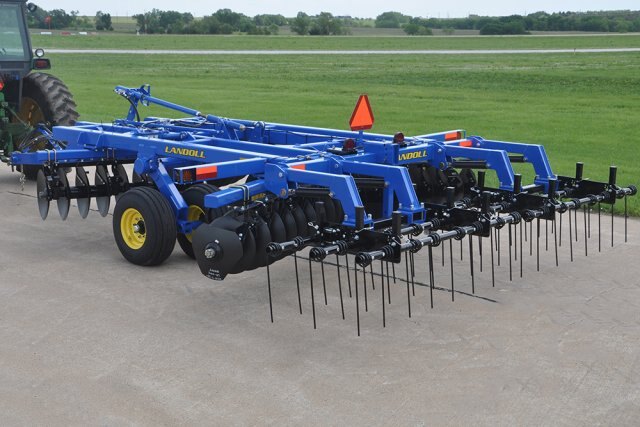 Landoll 6200 Series Tandem Disc Harrow 6230 Series Three Section 22'' Blades