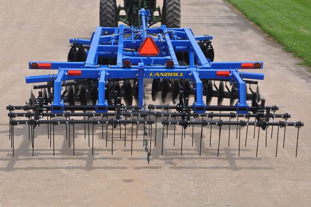 Landoll 6200 Series Tandem Disc Harrow 6230 Series Three Section 22'' Blades