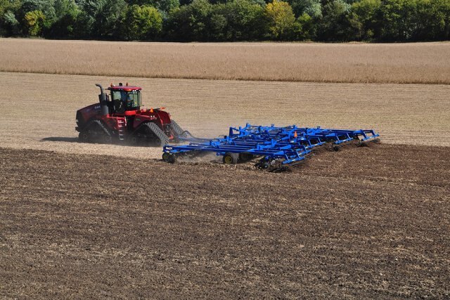 Herse à disques tandem Landoll série 6200 Lames à trois sections de 22 pouces de la série 6230