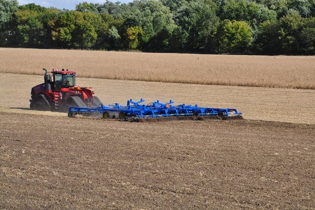 Herse à disques tandem Landoll série 6200 Lames à trois sections de 22 pouces de la série 6230