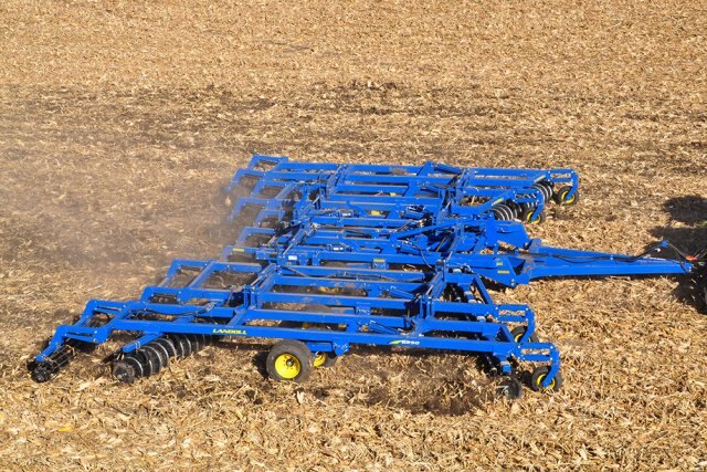 Landoll 6200 Series Tandem Disc Harrow 6230 Series Three Section 22'' Blades