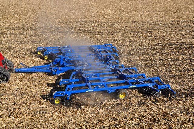 Landoll 6200 Series Tandem Disc Harrow 6230 Series Three Section 22'' Blades