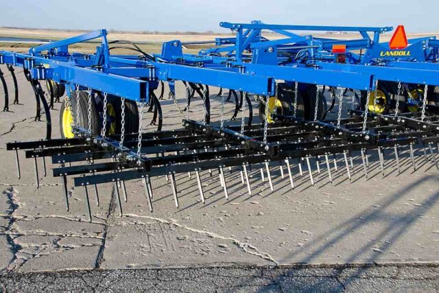 Cultivateur de champ Landoll série 9600