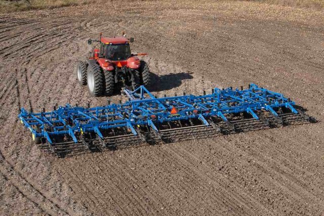 Cultivateur de champ Landoll série 9600