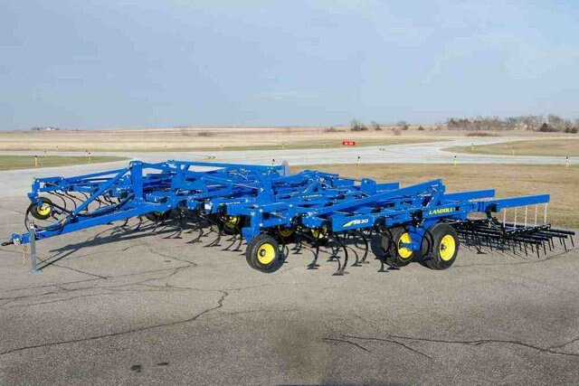 Cultivateur de champ Landoll série 9600