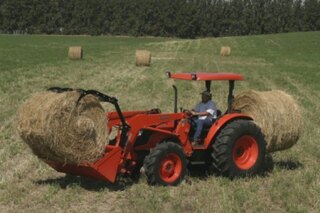 Kubota LA1353E