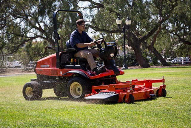 Kubota F2690E