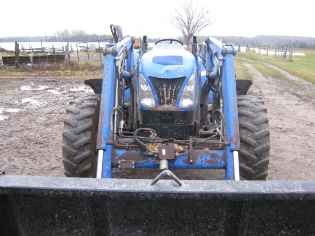 2004 New Holland TN75A