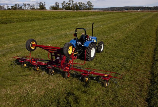 New Holland ProTed™ Rotary Tedders