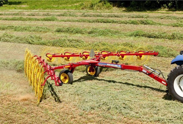 New Holland Procart™ Deluxe Carted Wheel Rakes