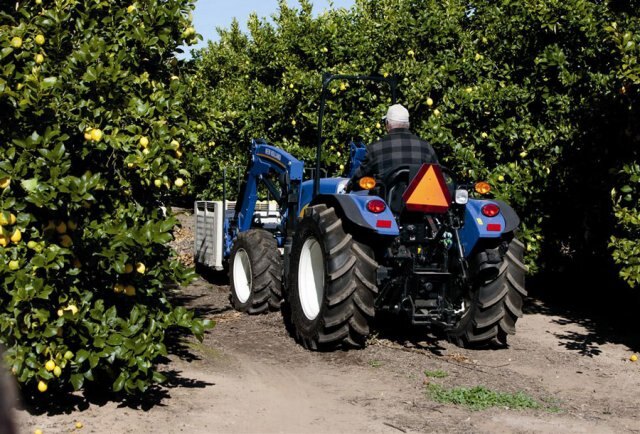 New Holland TD4040F Étroit