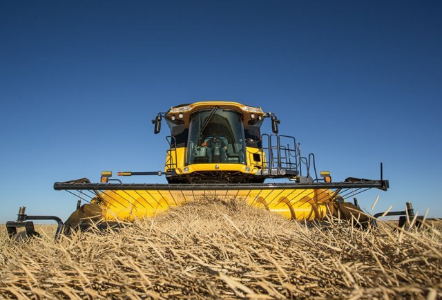 New Holland Model Year 2014 CR Combines 